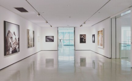 Kunst in het trappenhuis | voor patiënten, bezoekers en medewerkers | kosten 2.000 euro
